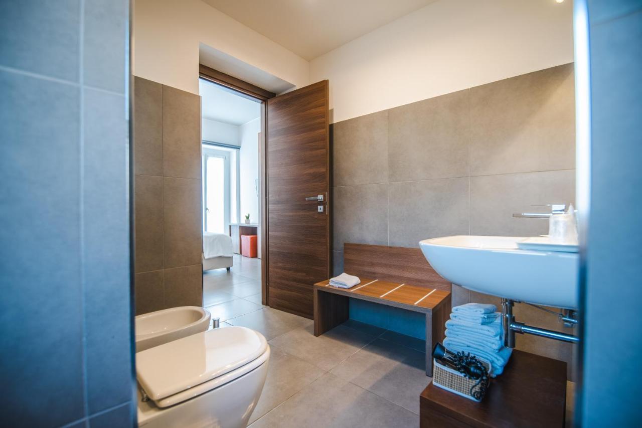 Arco Dei Pinto Bed & Breakfast Salerno Bagian luar foto