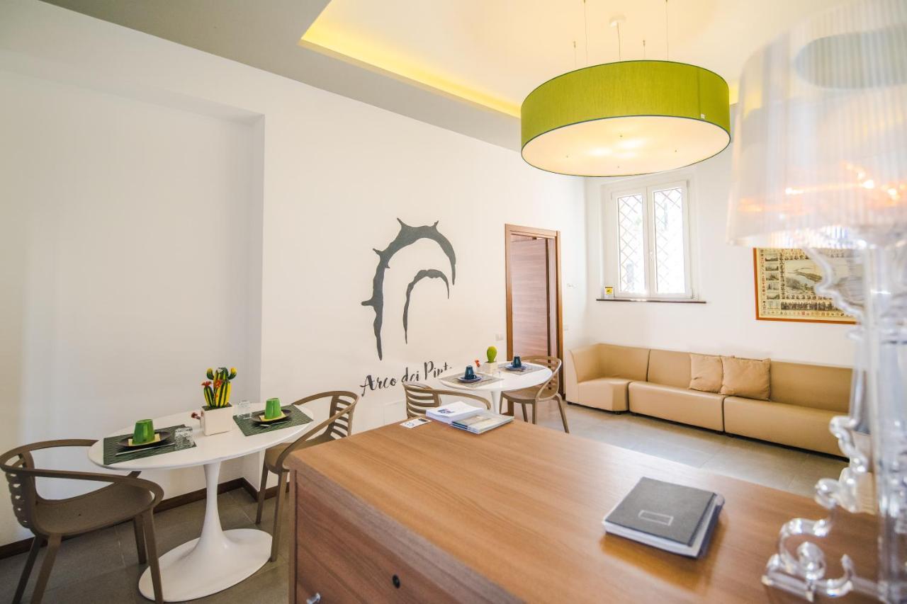 Arco Dei Pinto Bed & Breakfast Salerno Bagian luar foto