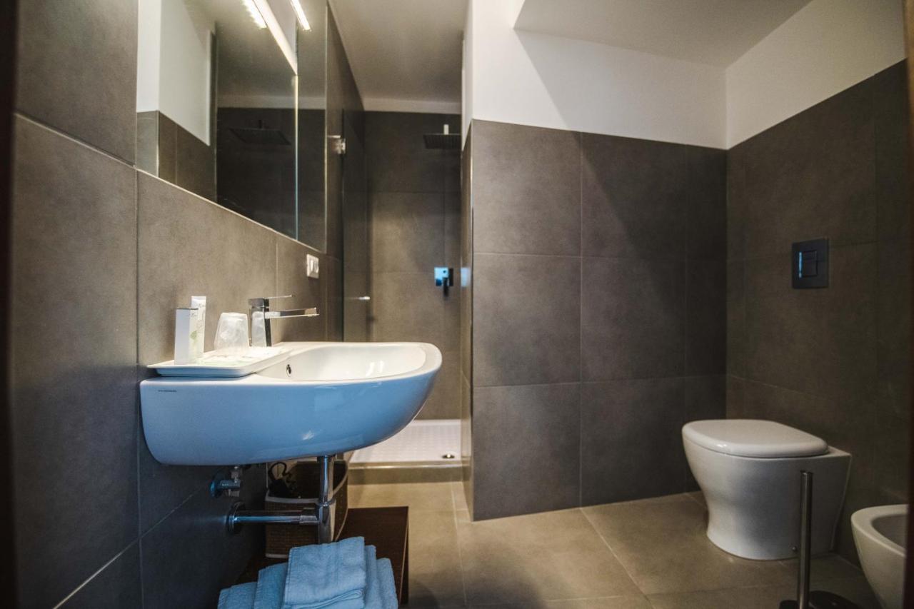 Arco Dei Pinto Bed & Breakfast Salerno Bagian luar foto