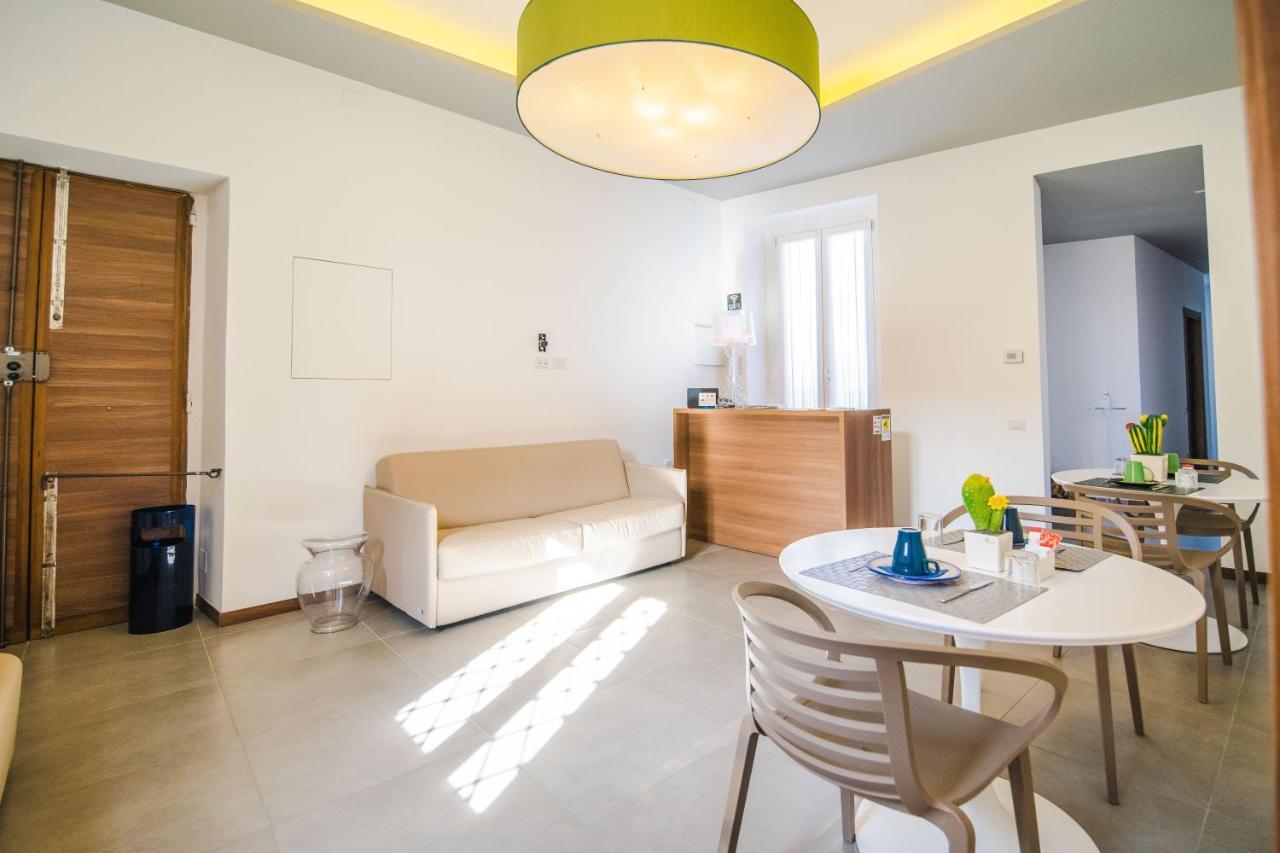 Arco Dei Pinto Bed & Breakfast Salerno Bagian luar foto
